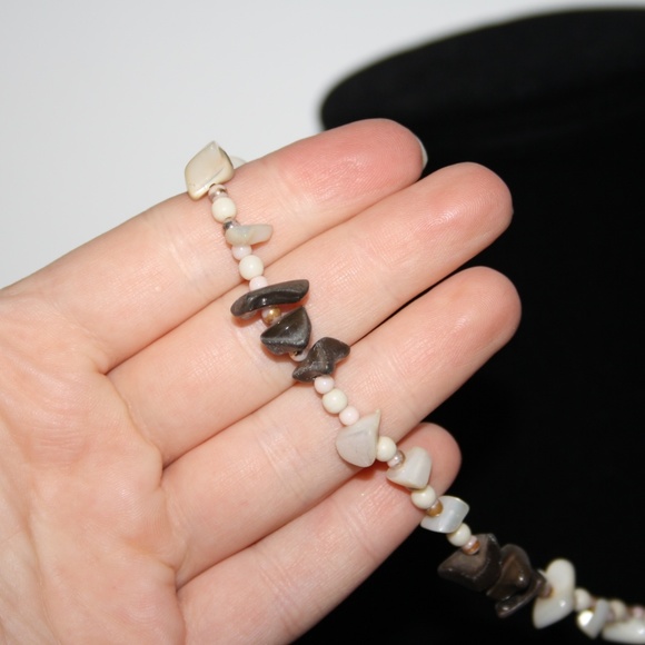 🐚🤍🌊 Beautiful Vintage Shell Necklace - Picture 4 of 4